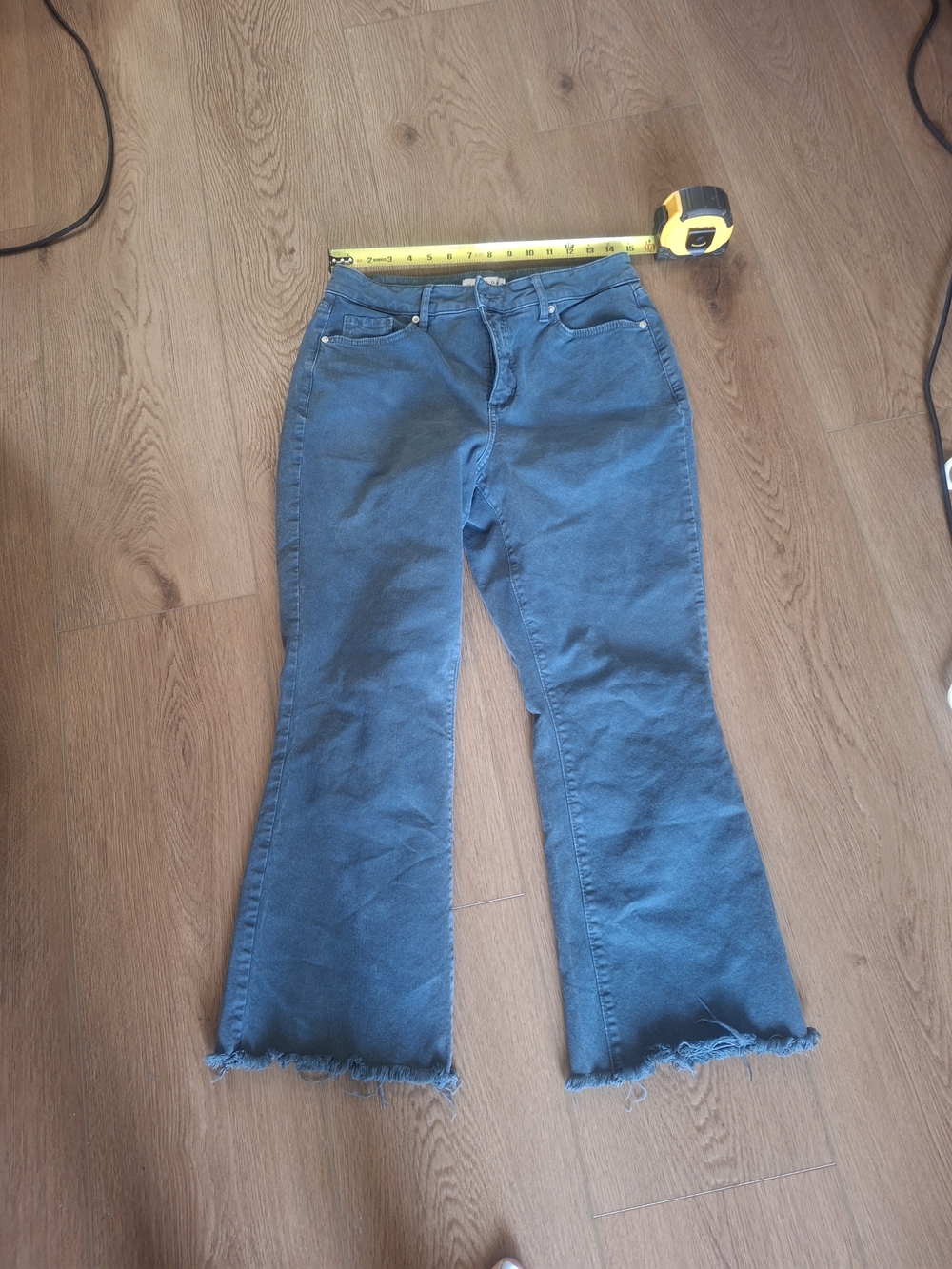 Women's Blue Wide-Leg Jeans with Raw Hem